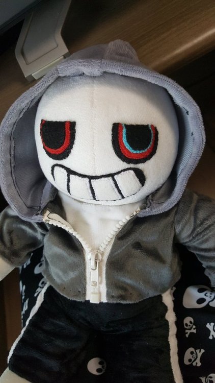 d-han:  I’m hugging the doll every day ;H;