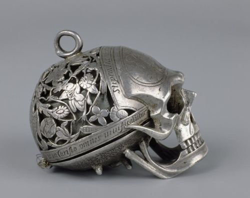 treasures-and-beauty:This Memento-Mori watch presented to Mary Queen of Scots by her attendant Mary 