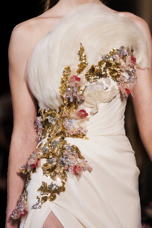 vampireswife:Elie Saab / Spring 2019