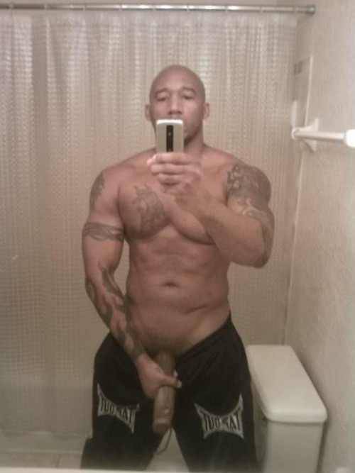 ericksol24:  casperbodizzle:  ANYONE KNOW HIS NAME?http://casperbodizzle.tumblr.com/  rica vergotaaa