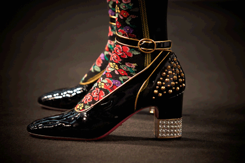 gucciogucci1921:  The shoes for next fall: Gucci pumps embellished with spikes and embroidery.         Animations by Greta Larkins, fashgif.tumblr.com.         