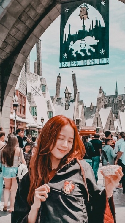 kpop-locks:jisoo ; gf materiallike/reblog | @puffitie