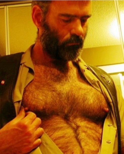 horny-dads:  Dad play with his Nippels horny-dads.tumblr.com