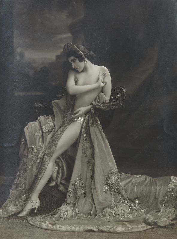  Anonyme - Nu drapé, ca. 1925 