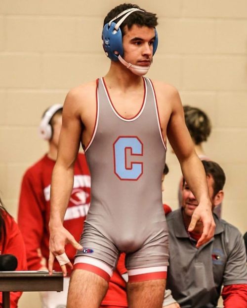 wrestle-me:  #gaybulge #bulge #gayboy #gayboys #gayman #gaymen #gay #gayvpl #gayfreeballing #gaywrestling #gayathlete #singlet via InstagramLove Wrestling Gear