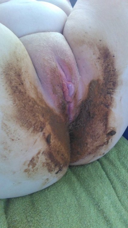 brownedpanties: Warm poop feels great on skin