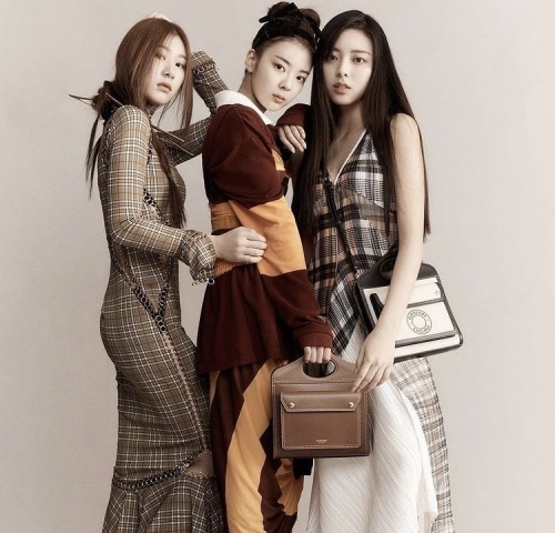 Itzy X Elle X Burberry Korea