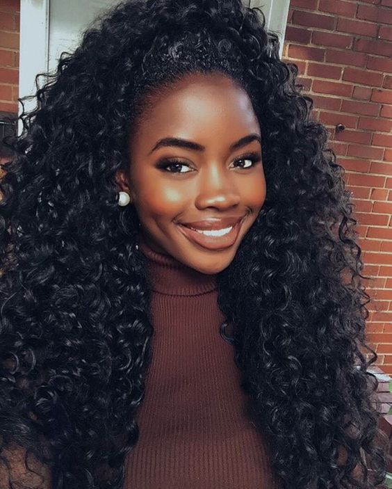 wocmakeup2:  I need that lip color 