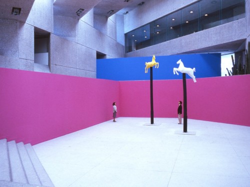 Luis Barragán Retrospective at the Rufino Tamayo Museum, Mexico City, 1985. Plaster horses pr