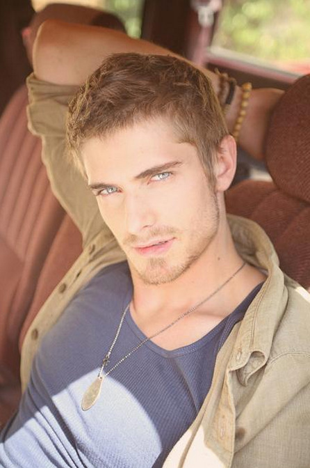 meniloveat5280:  Follow for over 100,000 examples of The Art of Man.  With over 30,000 fans, something is going right.