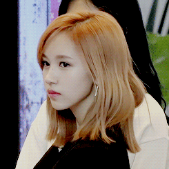 yoonau:    ©  