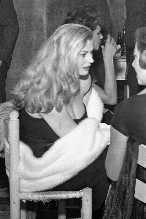 Anita Ekberg At The Restaurant Rugantino, Rome, 1958