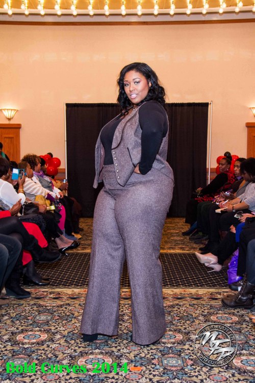 planetofthickbeautifulwomen2: Shana Harris @ The Bold Curves Fashion Show December 2014