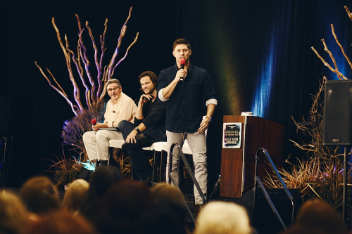 colfer-my-criss: J2 panel, part two. Why so awesome? эти фотки просто цгпрмыларфцаухзупо&hellip;