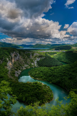 travelgurus:         Amazing photography from special nature reservate “Uvac” in Serbia                     Travel Gurus - Follow for more Nature Photographies!    