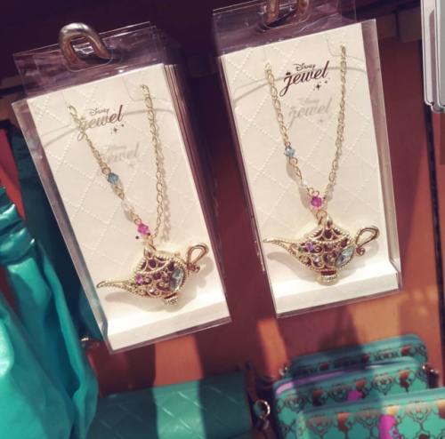 hotarufilth:New Aladdin goods in Disney Store ♡ I’m so in love with this new singing Jasmine ♪