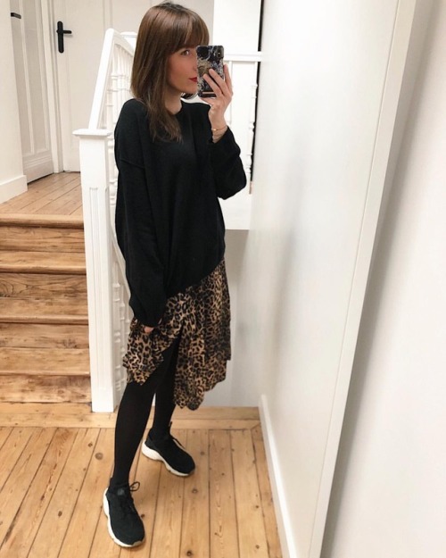 audressing:Mercredi ! Je porte : un pull oversize #andotherstories (old) une jupe #mademoiselled des