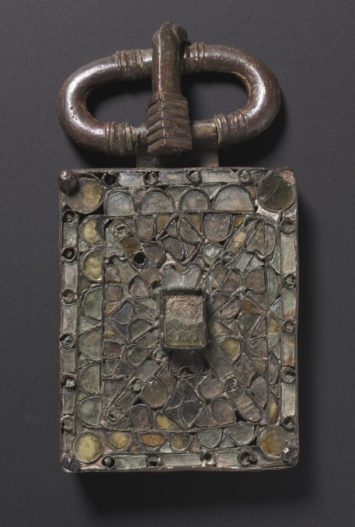 theancientwayoflife:~Belt Buckle.Date: c. 525-560Place of origin: Visigothic, Iberian PeninsulaPerio