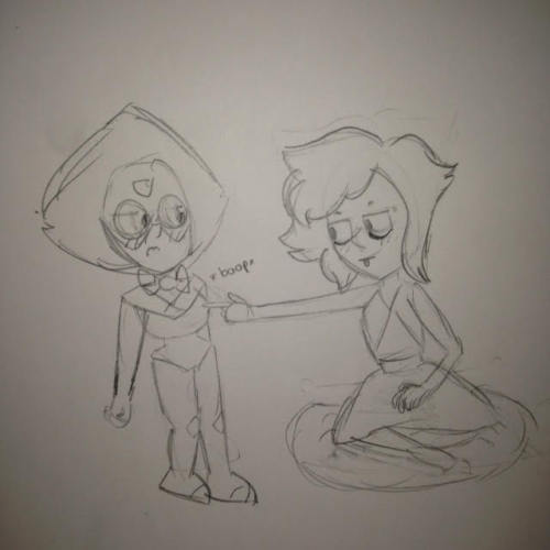 #LET LAPIS TOUCH THE TITTY 2K16 fuck meperidot’s got her bowtie on. this is on a different day. lapis is making a habit out of this. lapis you can’t