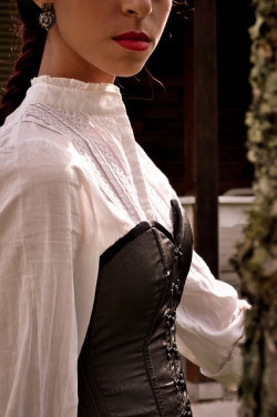 corset-ladies:  Corset http://corset-ladies.tumblr.com/