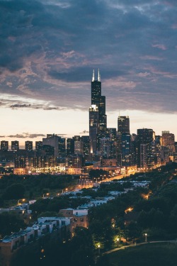 sundxwn:  Blue Hour in the Chi by Rob Sese 