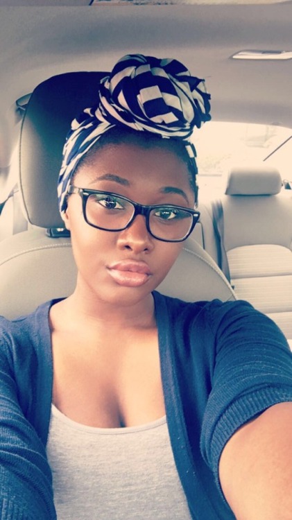 naturallykinkymayy:I can’t believe I used to hate this absolutely gorgeous dark skin I’m in❤️