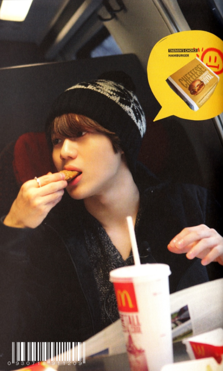 keyissoshinee:  Maybe it’s because he’s only a year older than my little sister that my reaction to Taemin is usually something like “Be a good boy and I’ll bake you cookies after school.“ That’s just me though. credit to owners and shineee.net