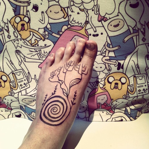 freaky-gnome: My new lovely tattoo, designed by me and tattooed by a dear friend ♡♡♡♡ Hello dears f