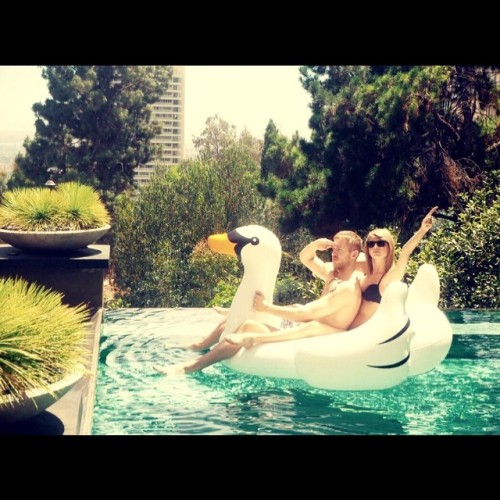 taylorswift:Swan goals.