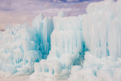 frozen wonderland by Sam ScholesVia Flickr :Ice Castles, Midway, Utah More Landscapes here.