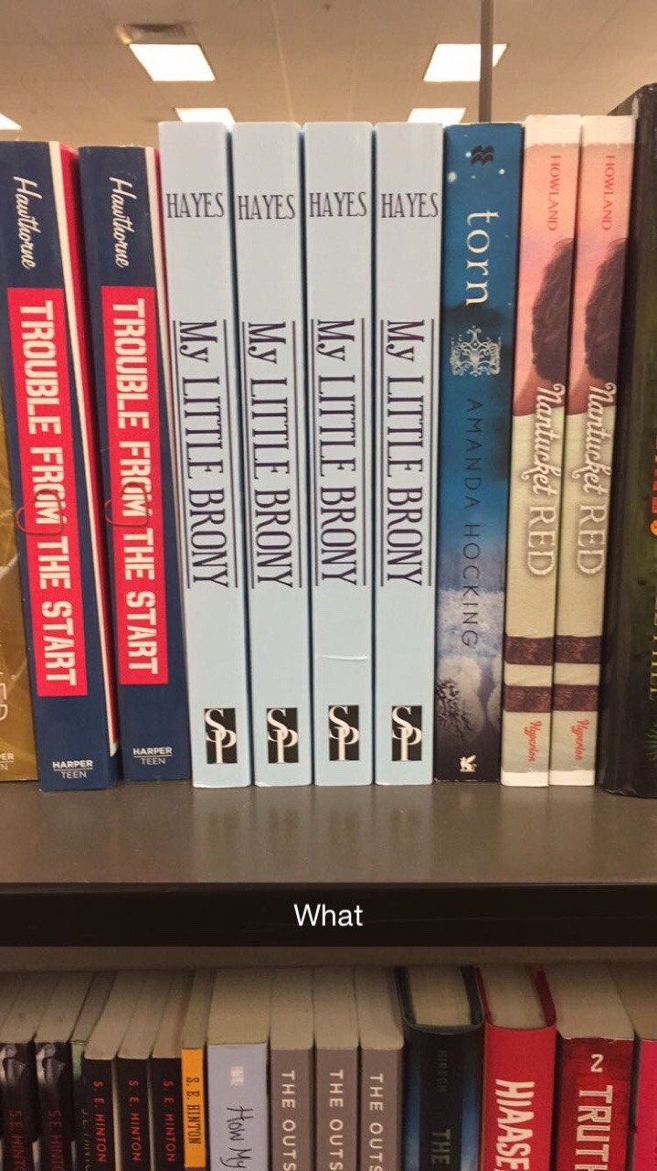 thatdeafblackguy:  juwlie:  I had an experience at books a million today  This is