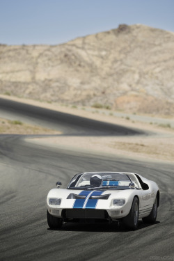 desertmotors:  1965 Ford GT40 Roadster Prototype