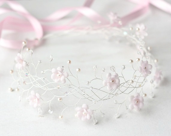 kawaiistomp:  Floral Bridal Crown ~ (photo credit and where to get it) (please do