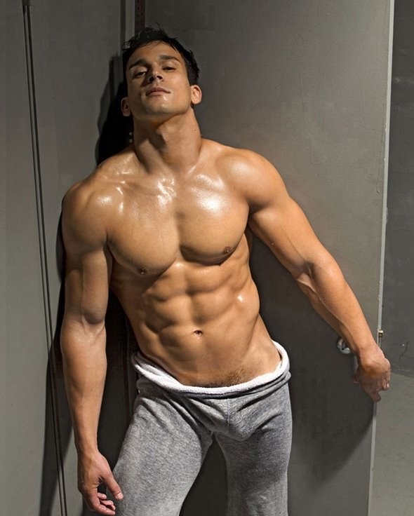 livinglifewithderek:  http://tinyurl.com/pyggrvs