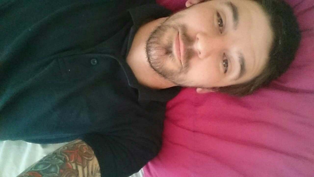 eternal-refuge:  Can i be tumblr famous yet?    no but u can get in my bed [:
