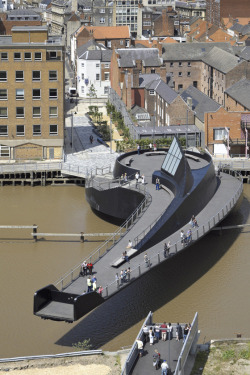 cjwho:  Urban Design: Swinging Low in Hull The River Hull has been the lifeblood of the English city of the same name for centuries, with vessels ferrying goods along the waterway during the the country’s industrial glory days. Now, the river has a