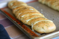 awesomebeansause:  foodfuckery:  Cheesy Bread Recipe  I made unholy noises looking at this 