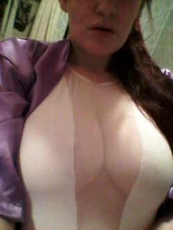 c00tiebreath:  does this bodysuit make my tits look fat? 
