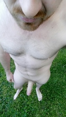 justenjoy23:  Who doesn’t like being naked outside?