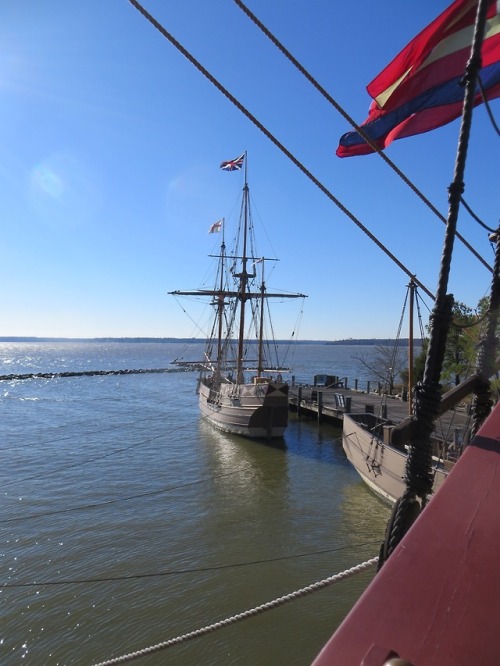 petercmartucci:Three small Ships,  the Susan Constant, Godspeed, and Discovery arrived at James