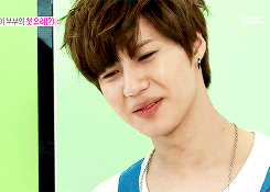 shawollet:  tasting delicious food...but NO   