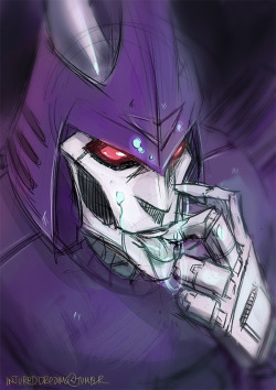 injureddreams:  Part of LiveStream test I was doing, where I drew my friend our favorite Decepticon from MTMTE. I like Transformers too guys, please dont judge me /UAU\   *whimper*