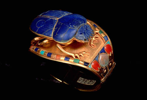 grandegyptianmuseum:Scarab bracelet excavated from the Tomb of King Tutankhamun.