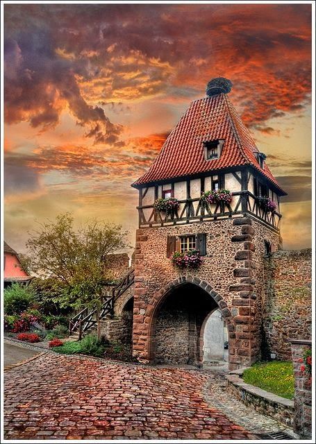 janetmillslove:Châtenois, Alsace, F moment love
