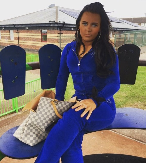 justlookingsluts: There’s something so horny about proper fugly trampy chavs! The ones that leave yo