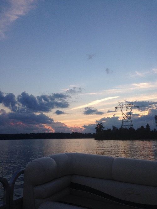 stupidandreckless: sky was so pretty tonight!!