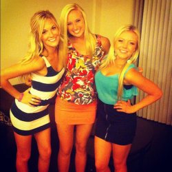 sexywithorwithout:  Cute college girls in sexy tight dresses