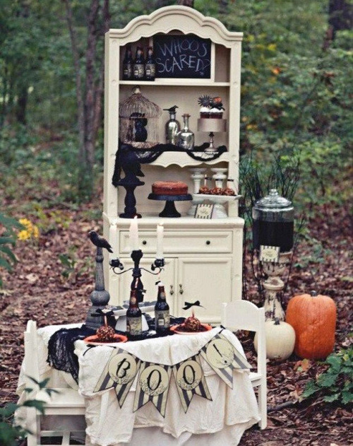 blackchantilly:  How to Create a Classy Halloween (photo credits listed in post) 