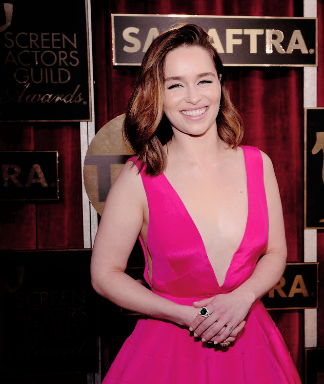 fallbacktogethers:  Emilia Clarke attending the 22nd annual SAG Awards in Los Angeles 