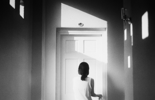faultyclockwork:  The spectral black and white photography of Li Hui. 